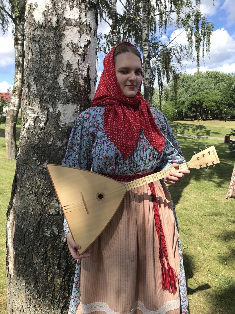 Балалайка: от скоморохов до концертной сцены
